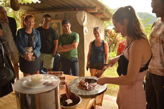 Fabrication process from cacao nibs to chocolate