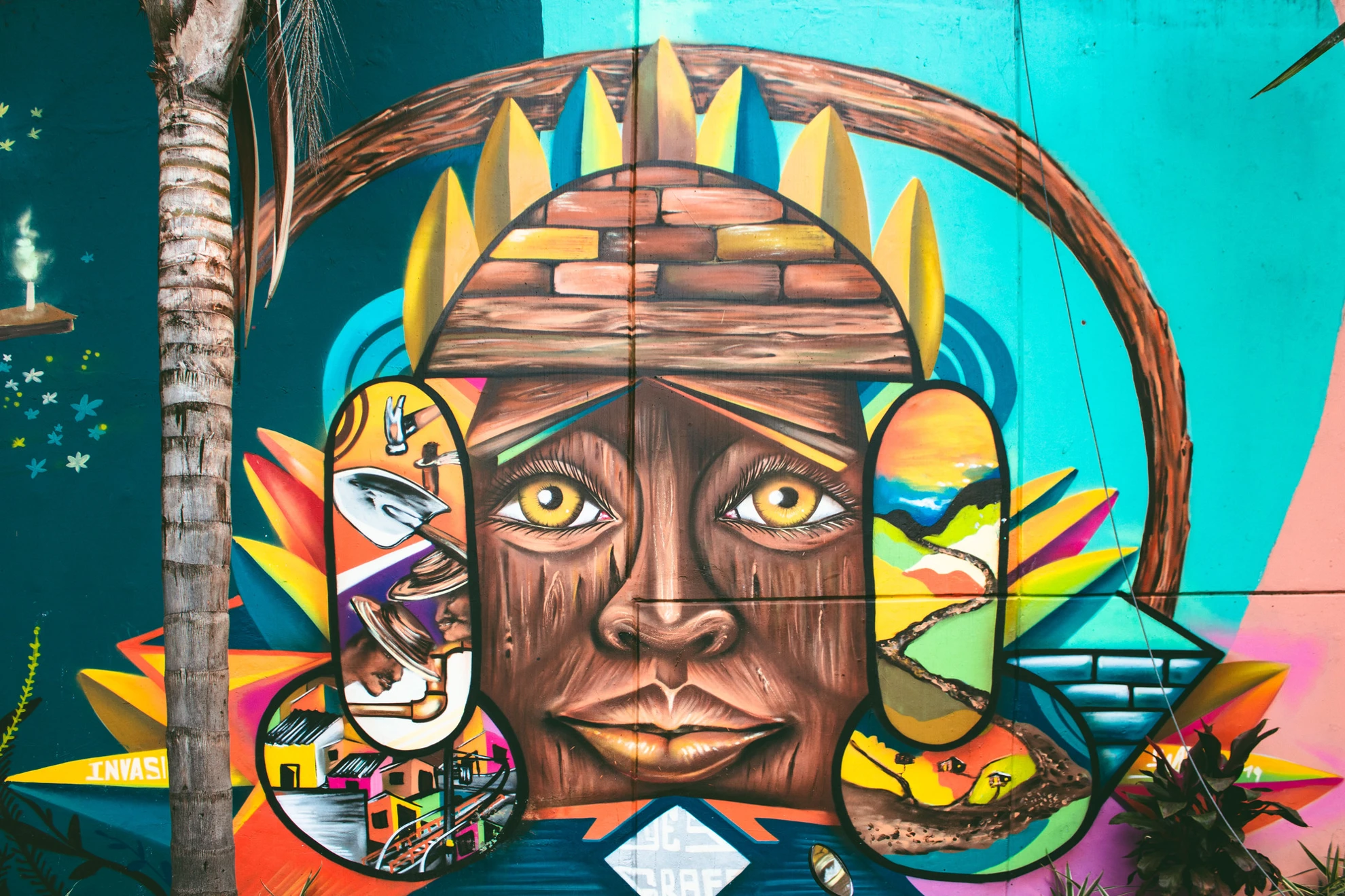 Mural art in the Comuna 13 Medellin
