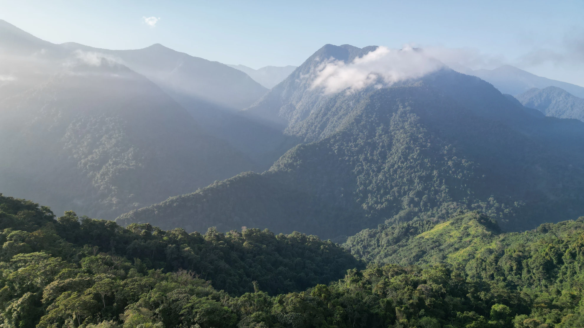 Panoramic view of the Sierra Nevada from the hiking trail