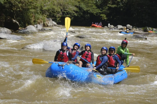 Teamwork on the river